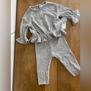 GAP - NWT - gray set - 3-6 months